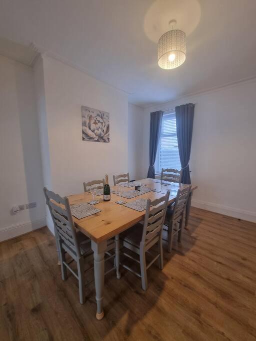 Holiday home Highly Modern Home, 3 Bed, Close To The District *